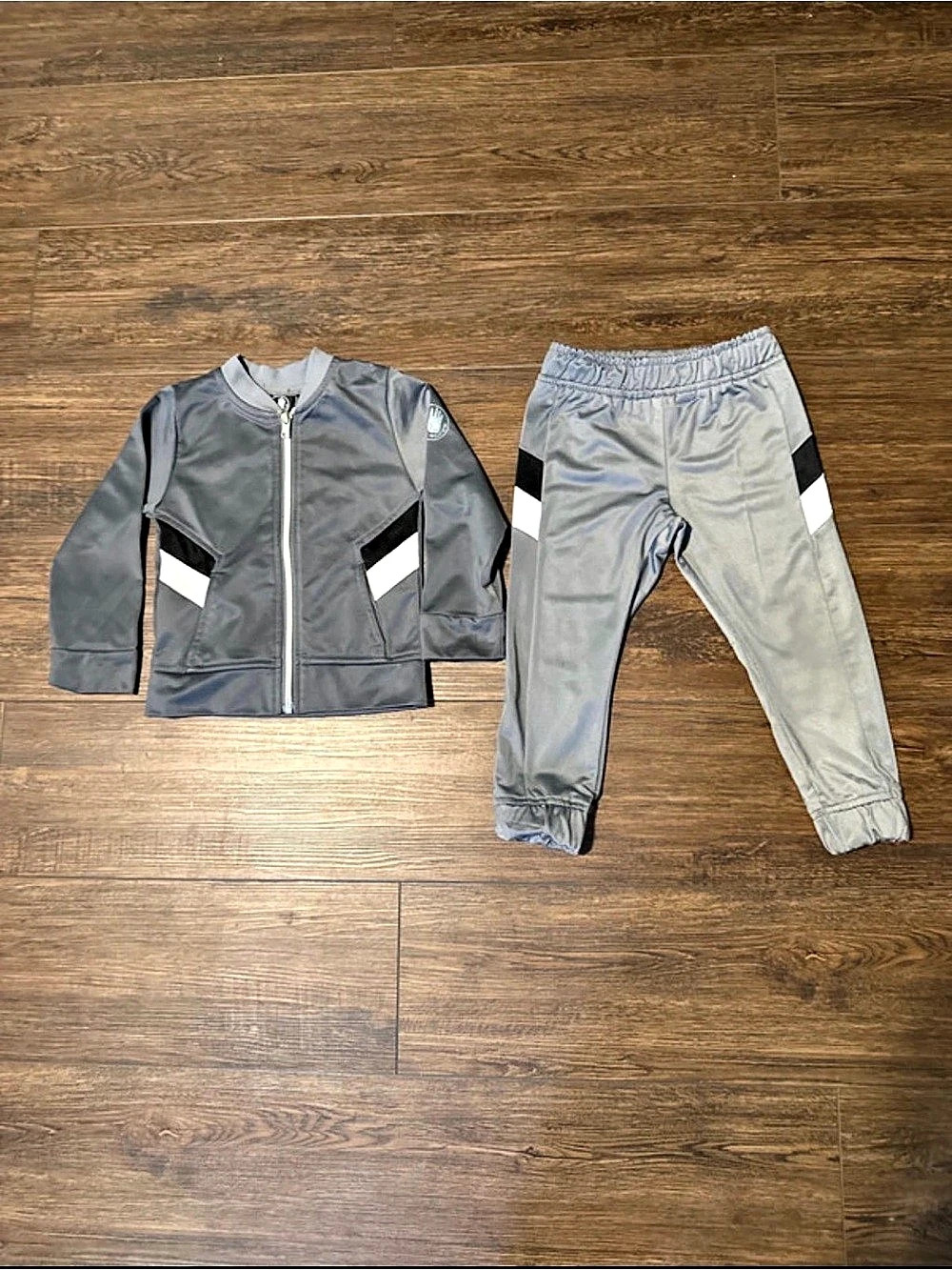 Jordan Boys 3T Gray Color Block Track Set Like New